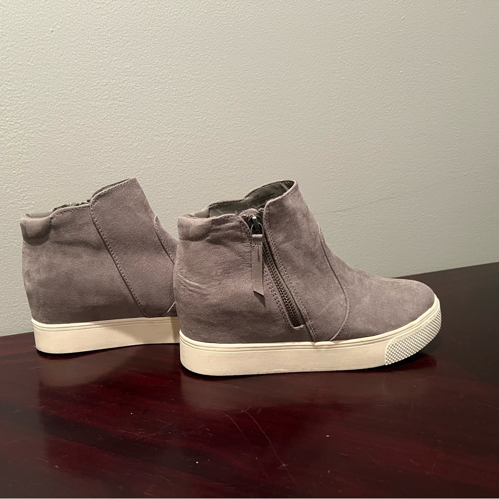 Universal Thread Cindy Gray Suede Bootie - image 2